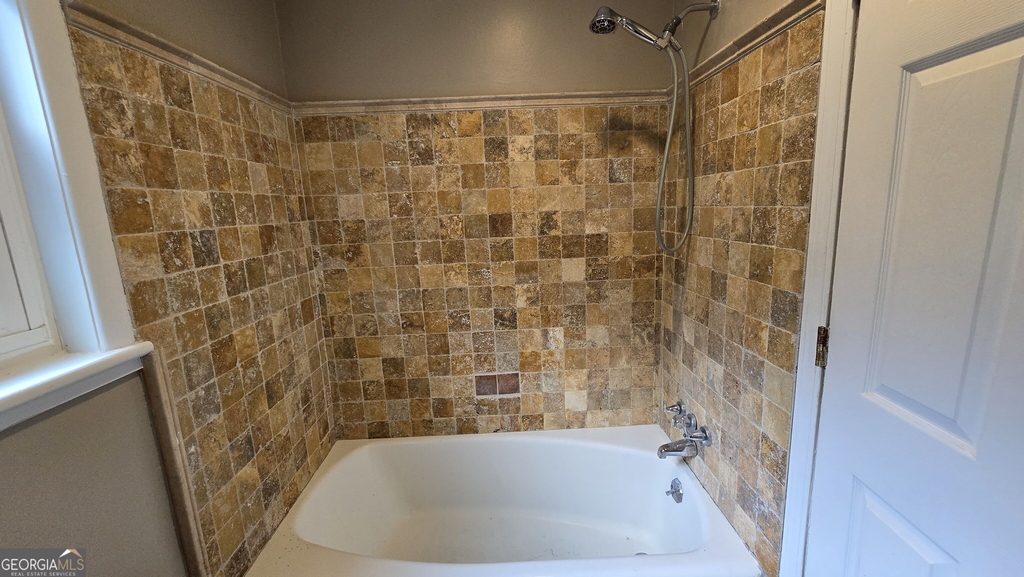 3668 Kingsboro Road Ne - Photo 8