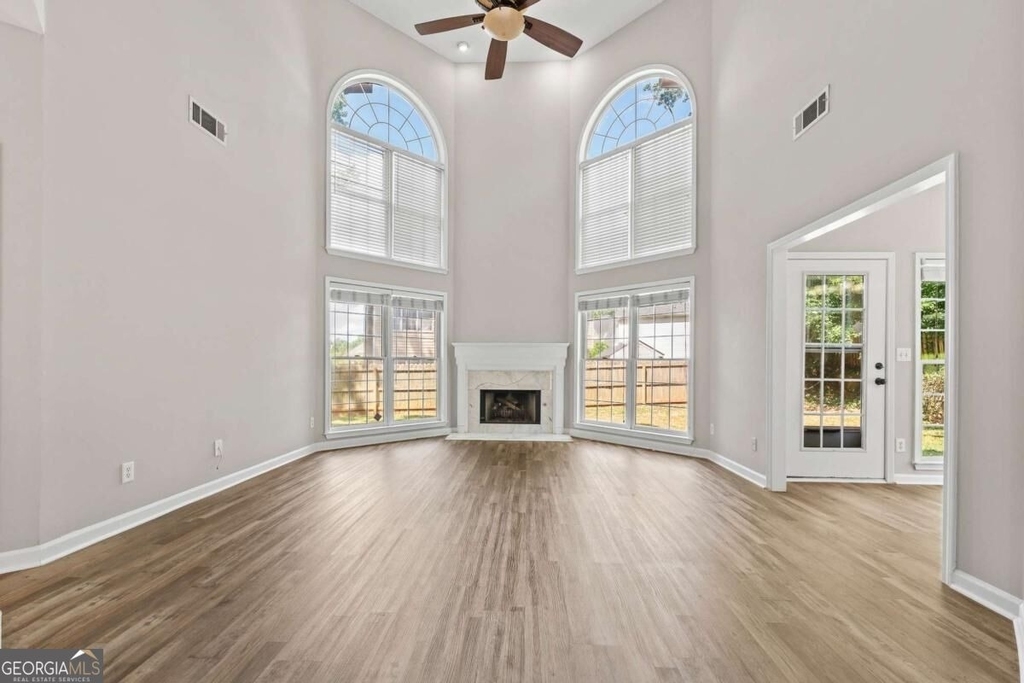 2878 Calhoun Square - Photo 10