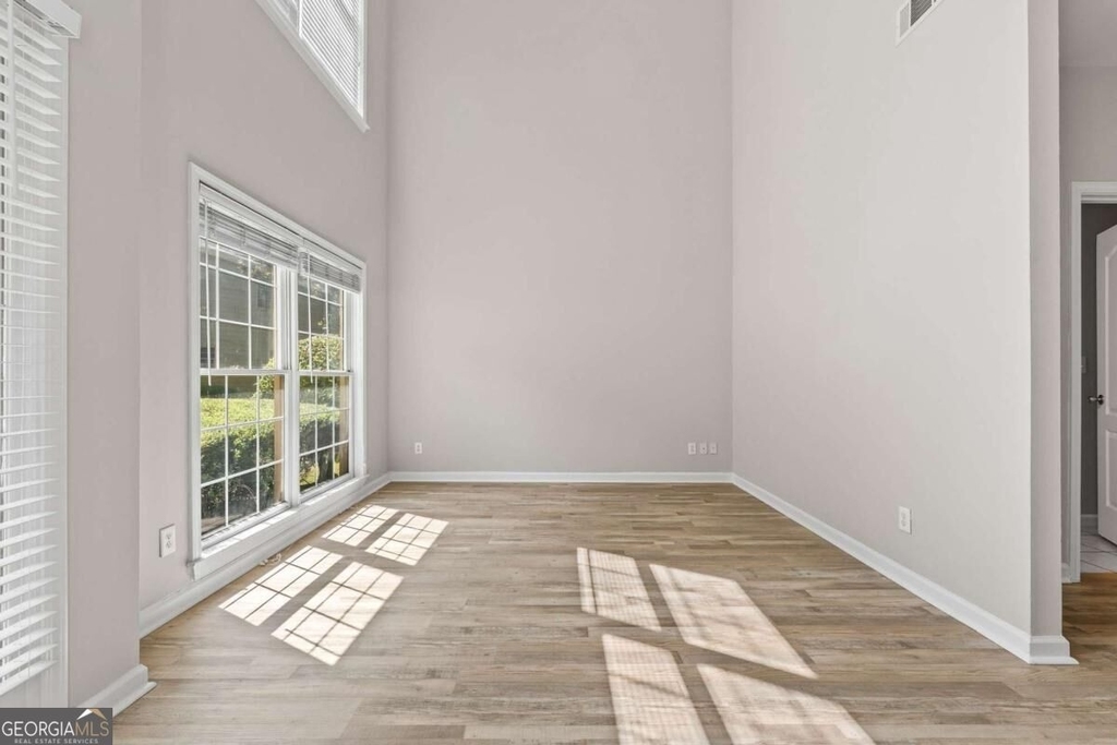 2878 Calhoun Square - Photo 3