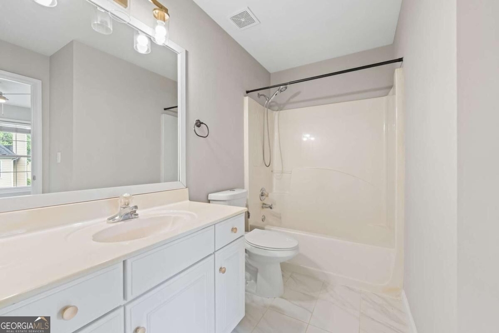 2878 Calhoun Square - Photo 34