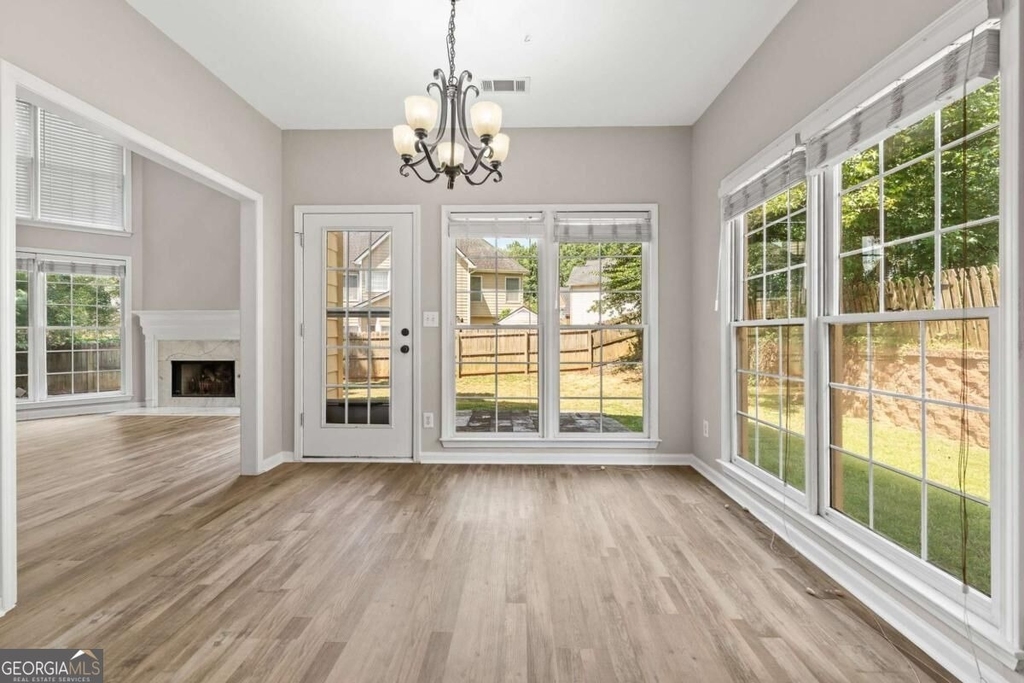 2878 Calhoun Square - Photo 15