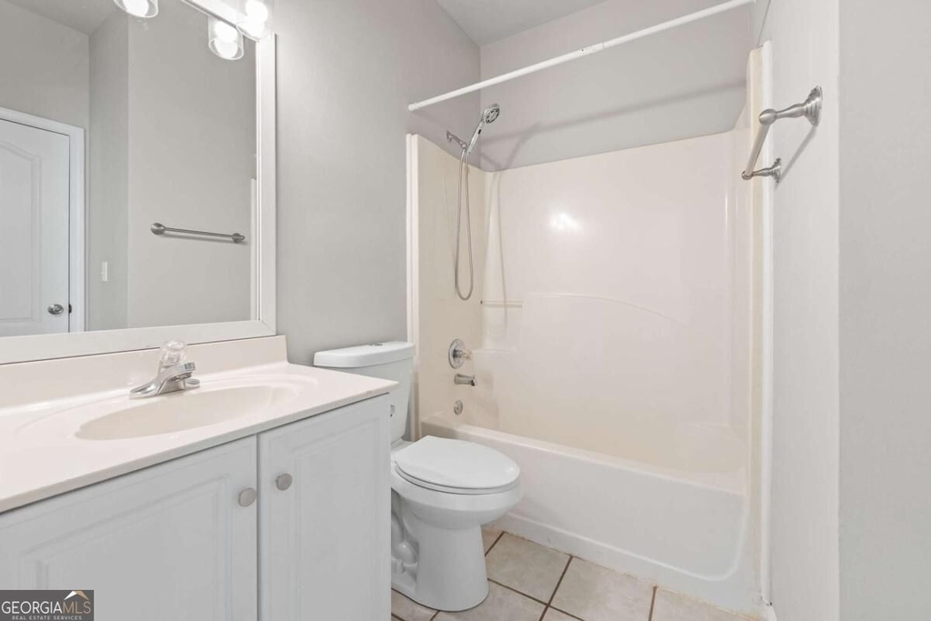 2878 Calhoun Square - Photo 21