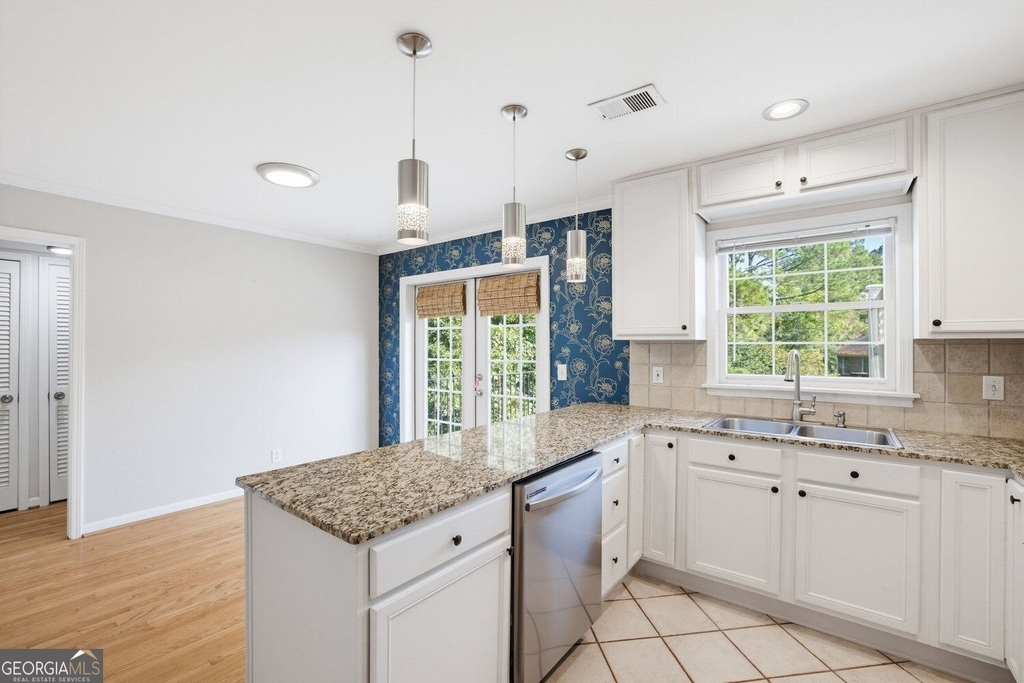 1101 Nw Collier Road Nw - Photo 4