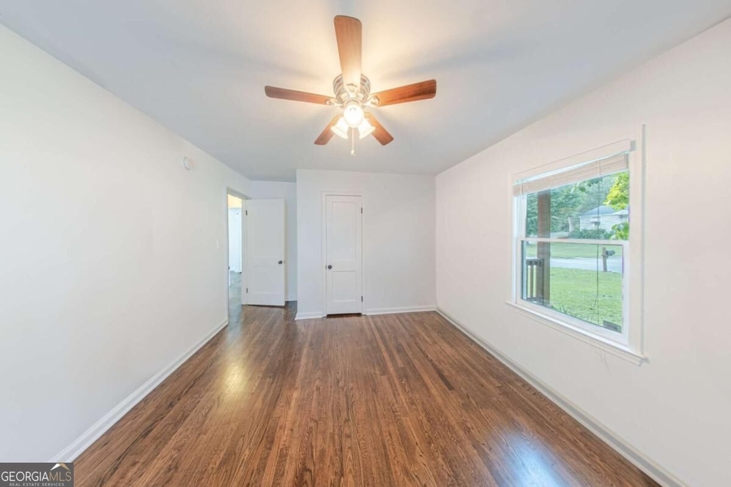 914 Bank Street Se - Photo 6