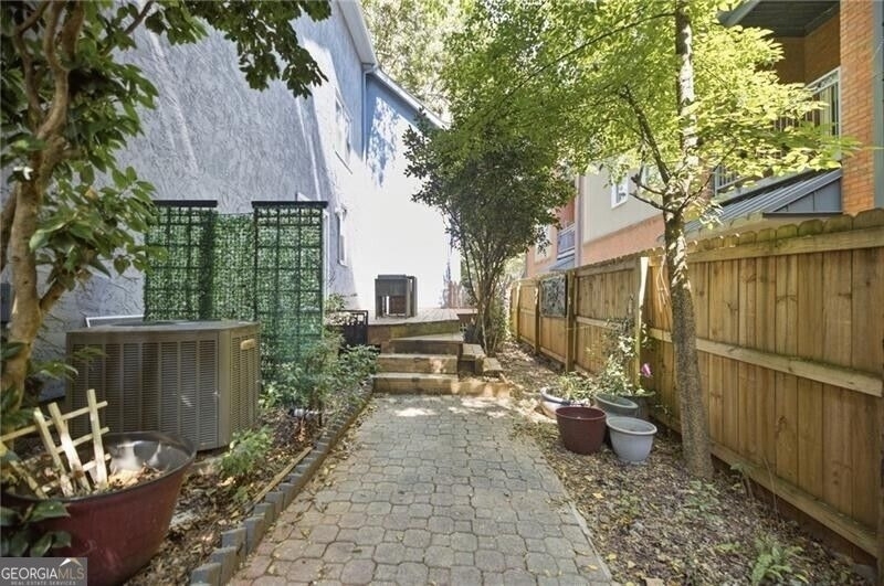 187 12th Street Ne - Photo 32