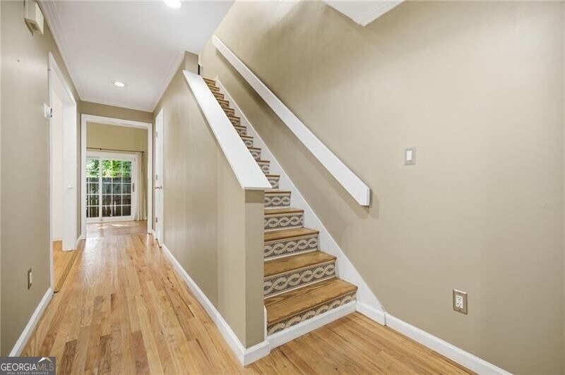 187 12th Street Ne - Photo 3