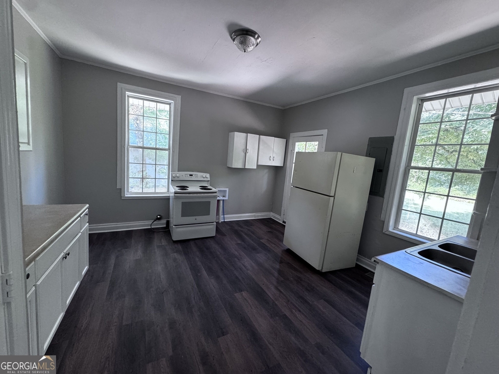 134 W 5th Street - Photo 1
