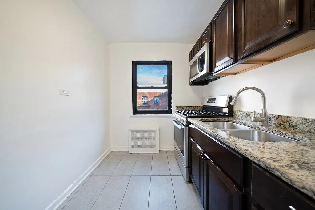147-28 72nd Road - Photo 5