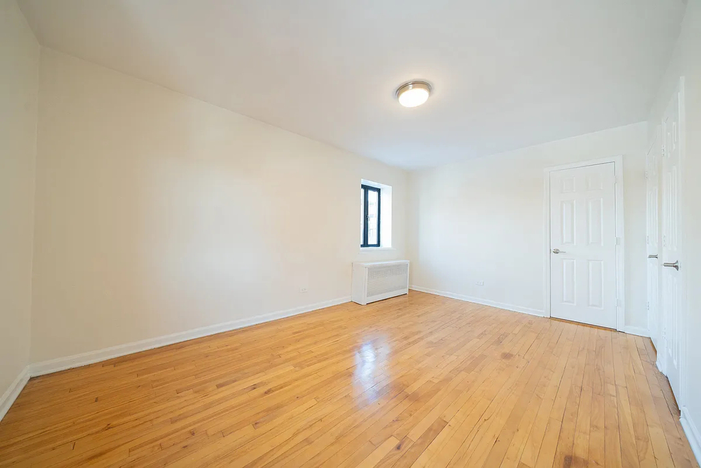 147-28 72nd Road - Photo 2