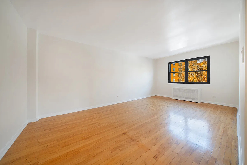 147-28 72nd Road - Photo 4