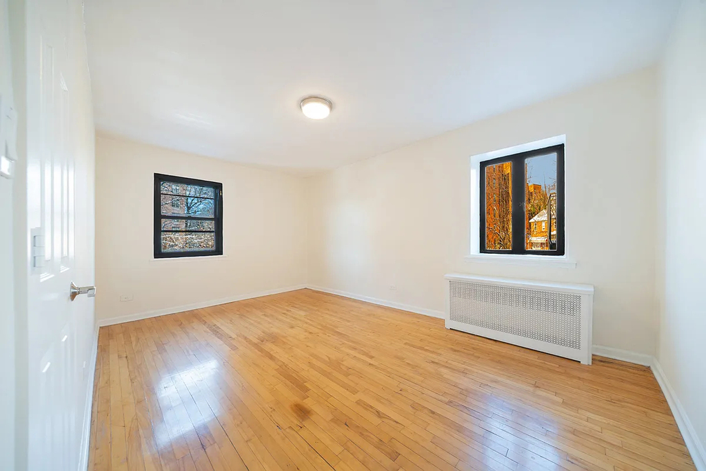 147-28 72nd Road - Photo 3