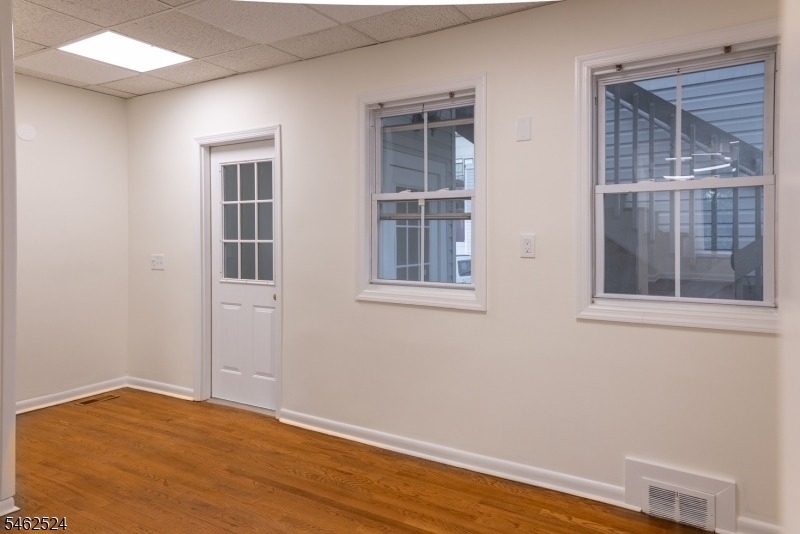 393 Millburn Ave - Photo 8
