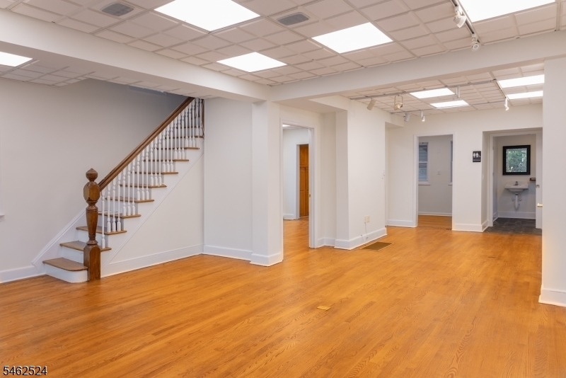 393 Millburn Ave - Photo 2