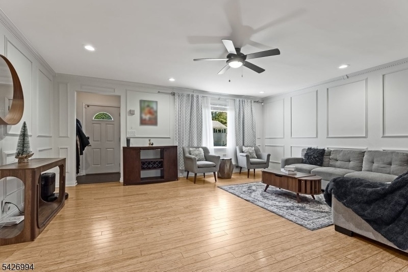 7 Rutgers St - Photo 2