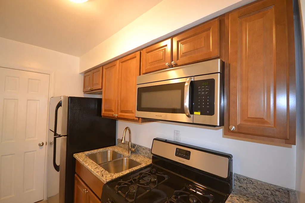 153-36 73rd Avenue - Photo 2
