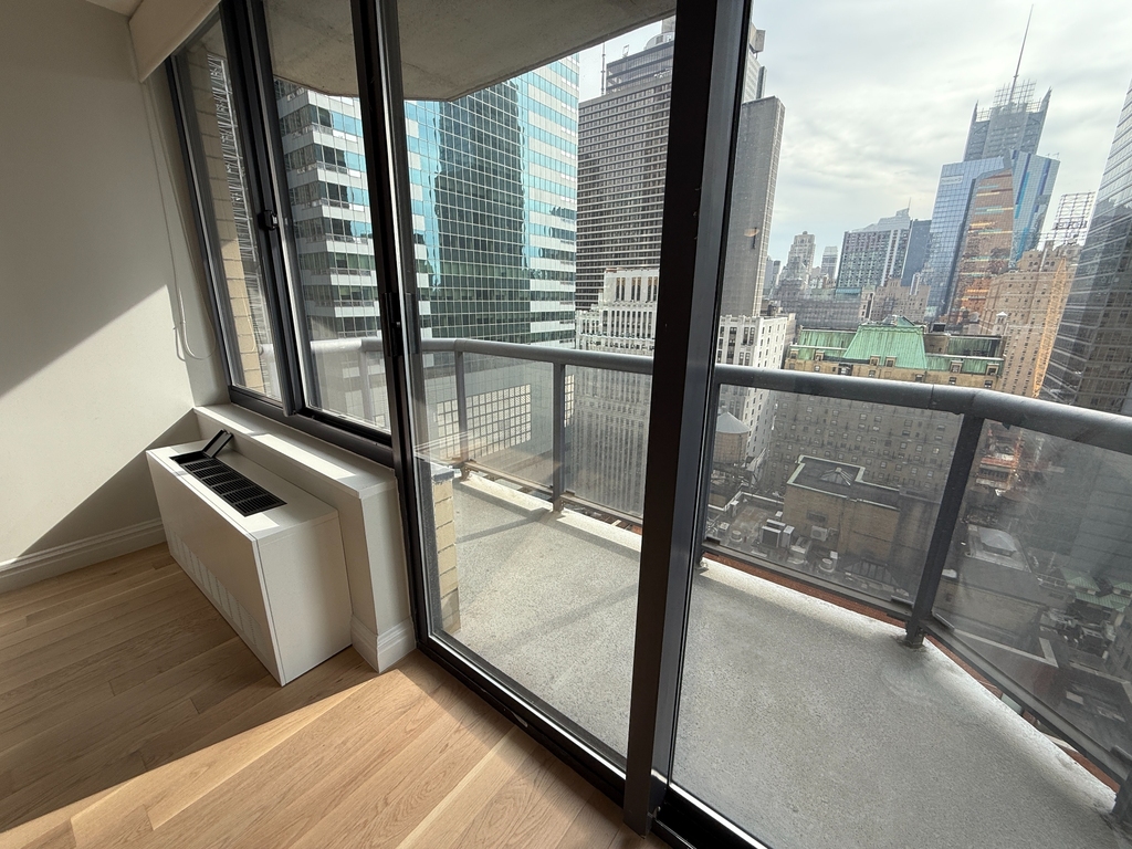 West 48th Street - Photo 8