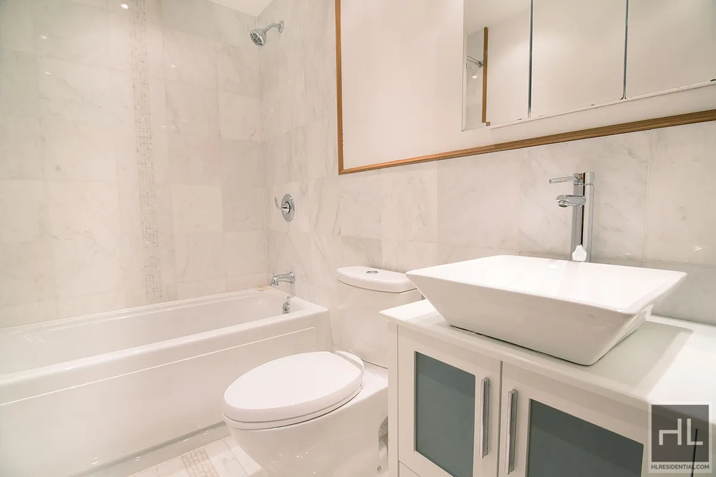 West 58 Street - Photo 6