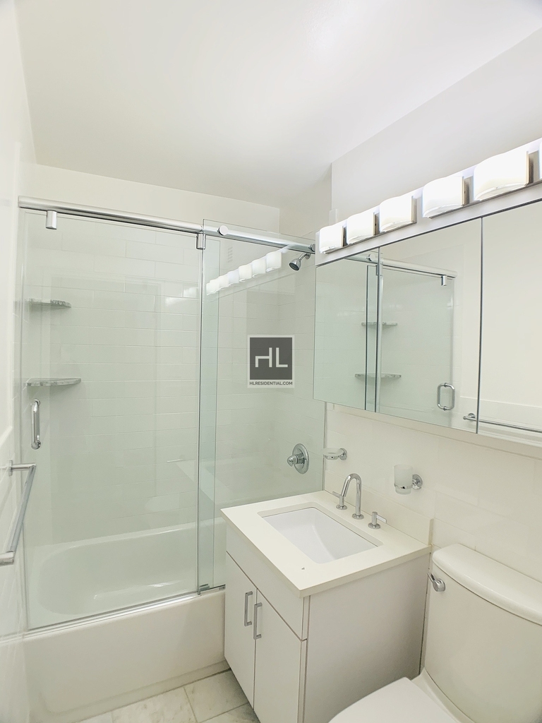West 22 Street - Photo 2