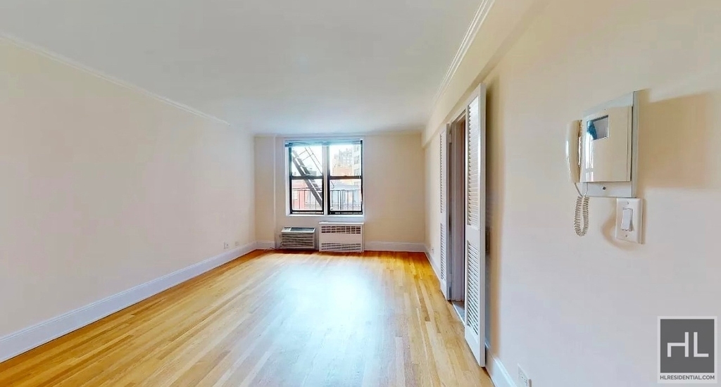 West 13 Street - Photo 0