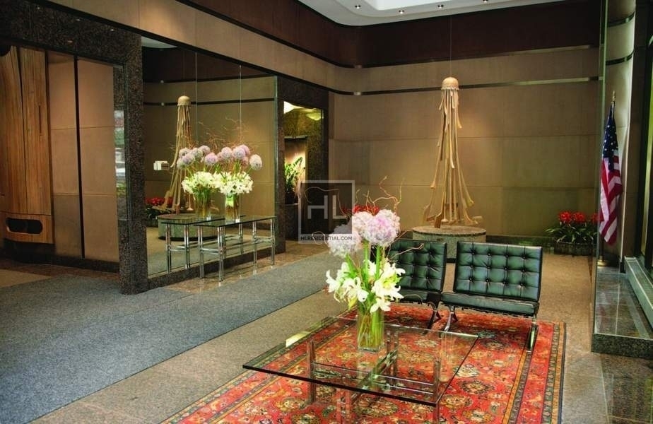 East 57th Street - Photo 5