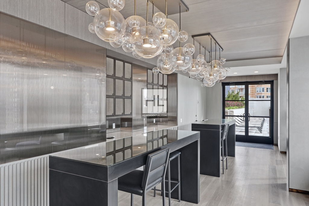 West 43 Street - Photo 8