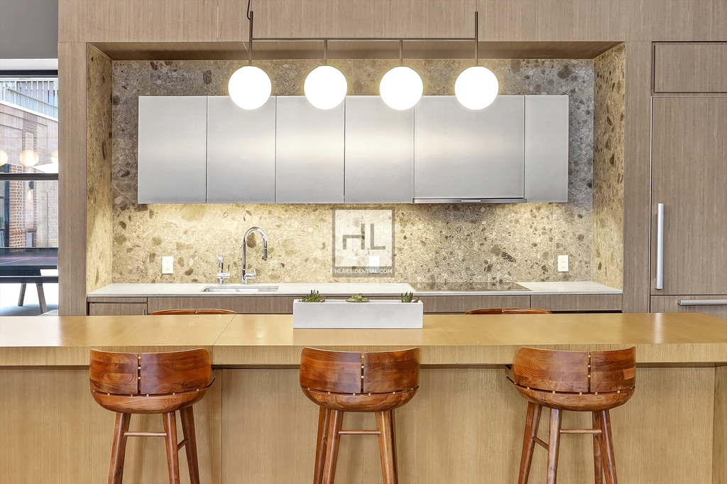 West 43 Street - Photo 7