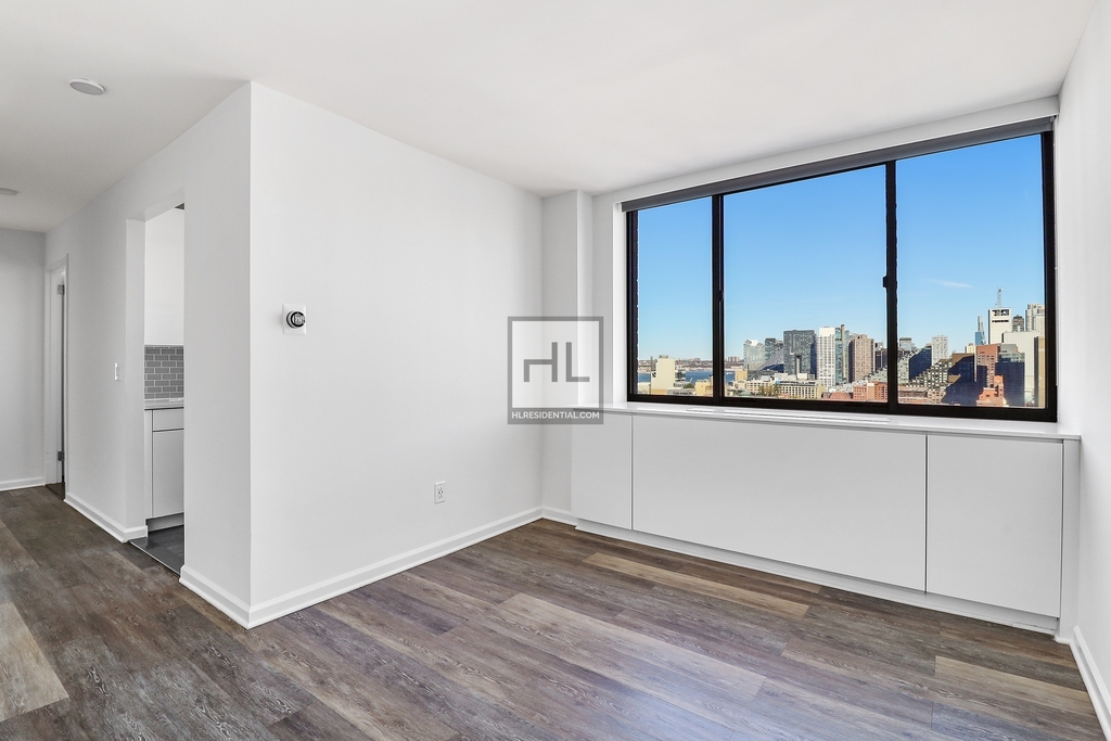 West 43 Street - Photo 5