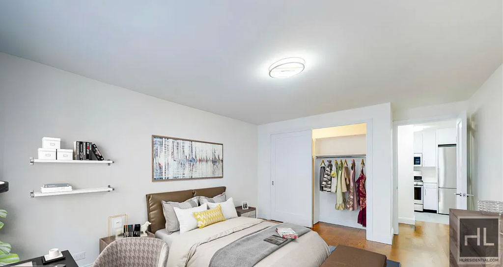 5 Avenue - Photo 1
