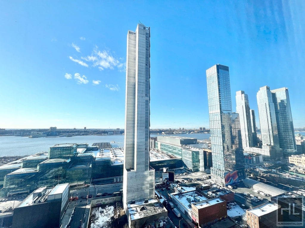 West 36 Street - Photo 3