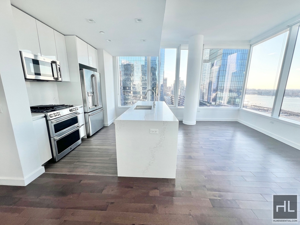 West 36 Street - Photo 5