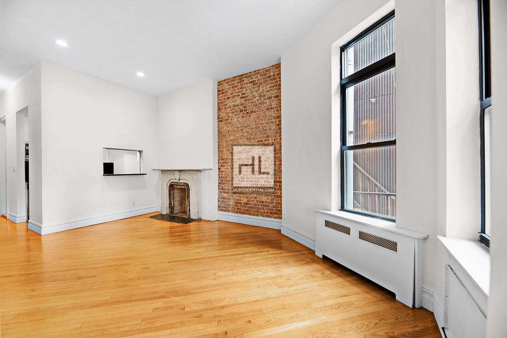 West 54 Street - Photo 3