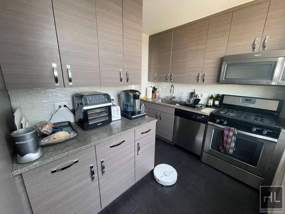 East 34th Street - Photo 2