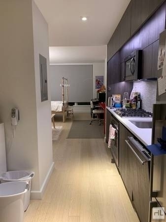 West 52nd Street - Photo 1