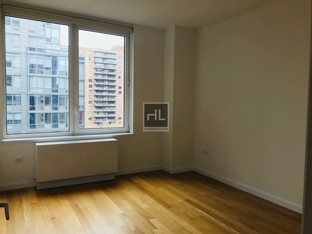 Columbus Avenue - Photo 1
