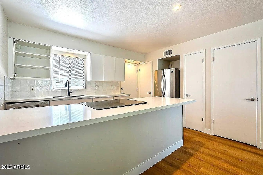 3737 E Turney Avenue - Photo 2