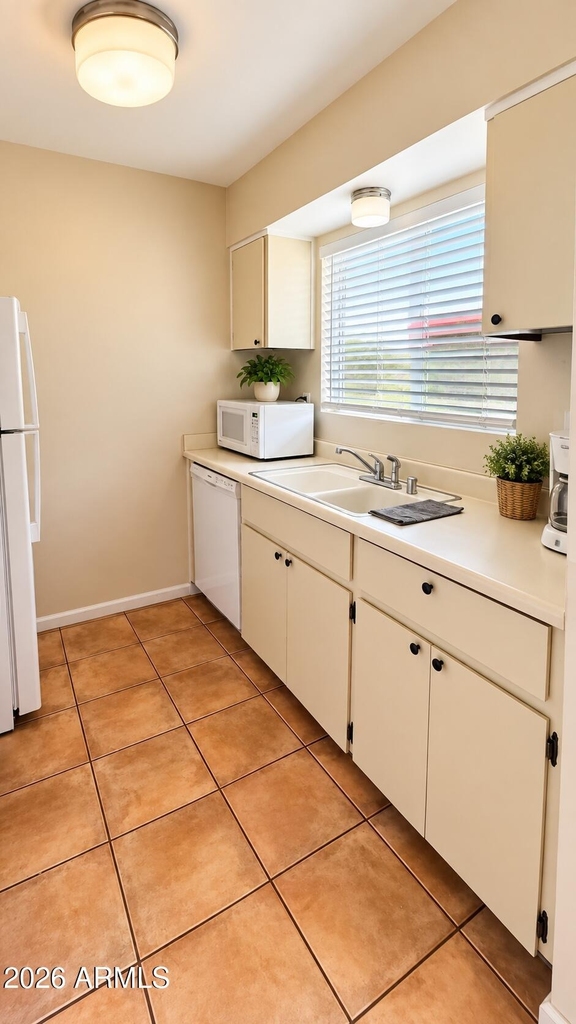 4620 N 68th Street - Photo 7