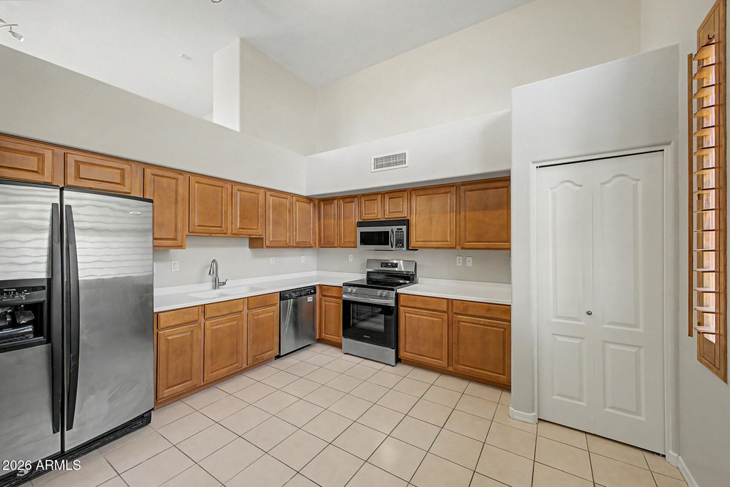 712 S Beck Avenue - Photo 7