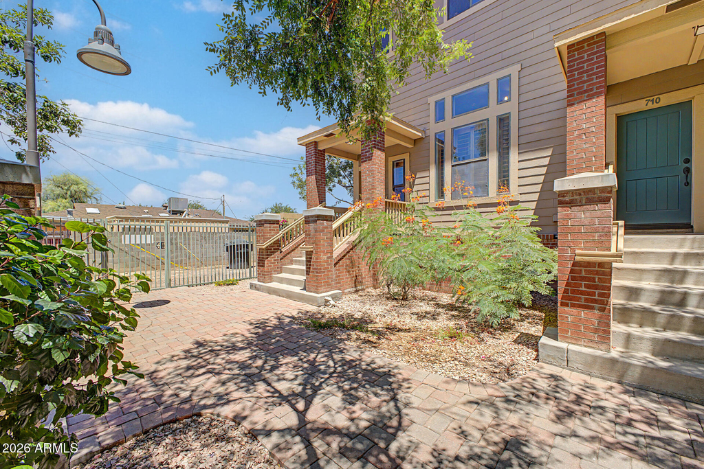 712 S Beck Avenue - Photo 3
