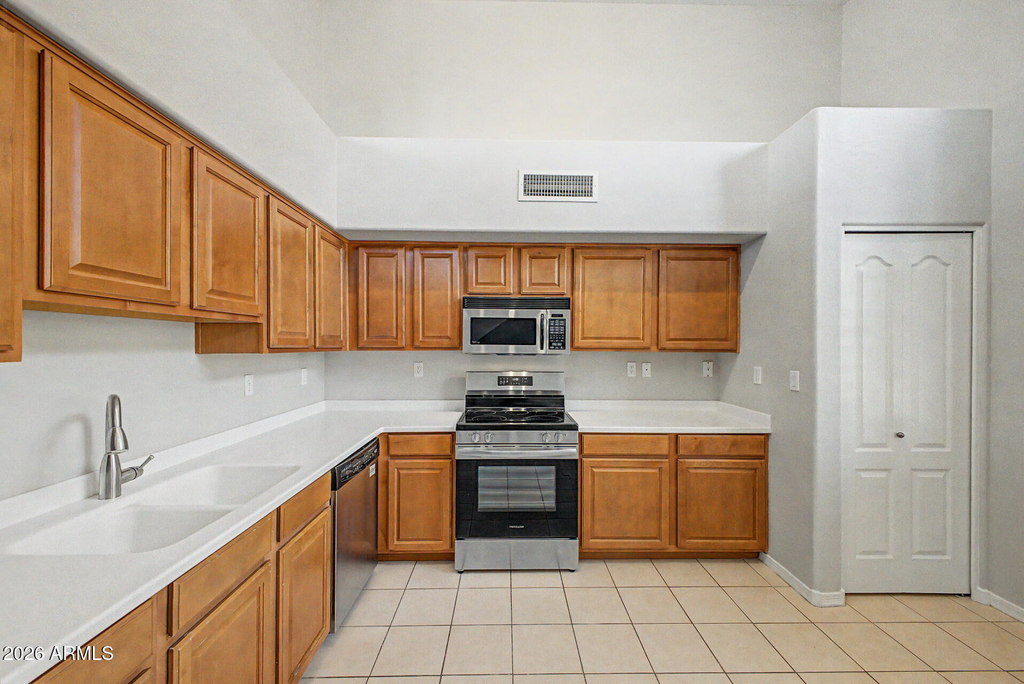 712 S Beck Avenue - Photo 9