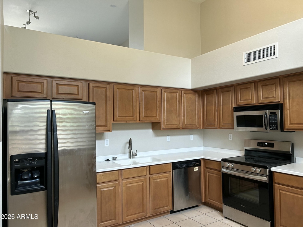 712 S Beck Avenue - Photo 5