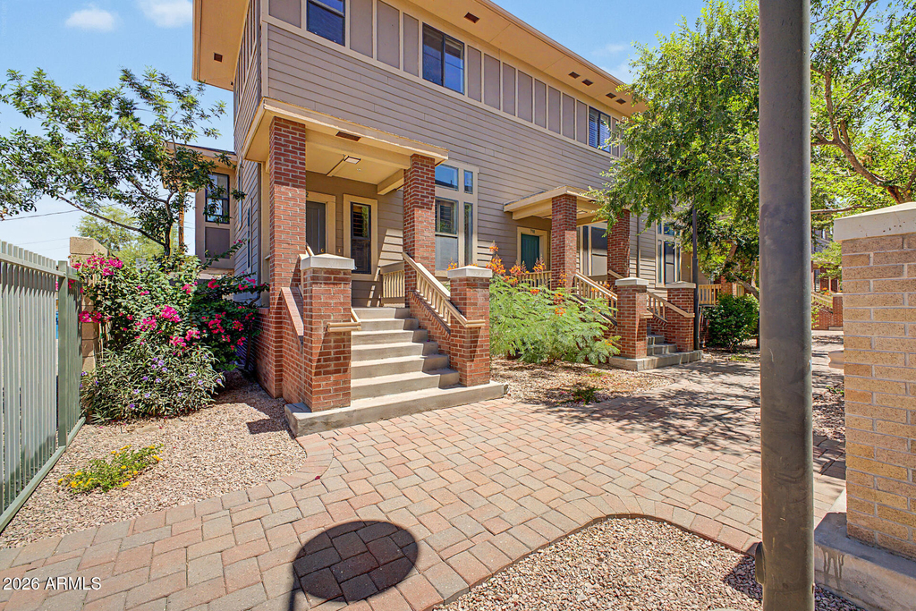 712 S Beck Avenue - Photo 0