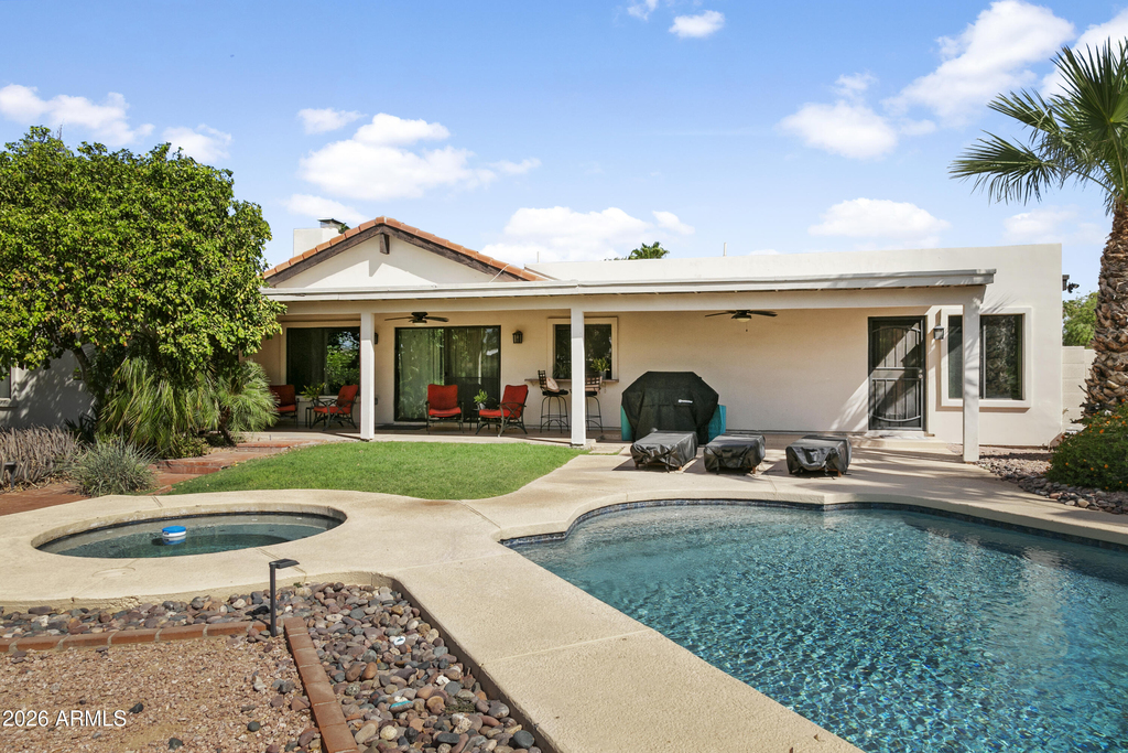6031 E Ludlow Drive - Photo 3