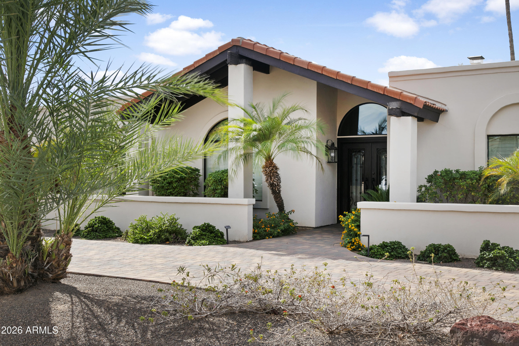 6031 E Ludlow Drive - Photo 1