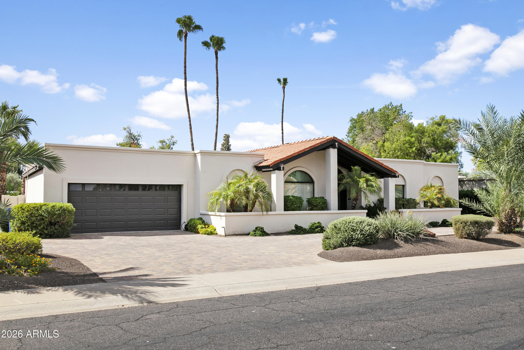 6031 E Ludlow Drive - Photo 2