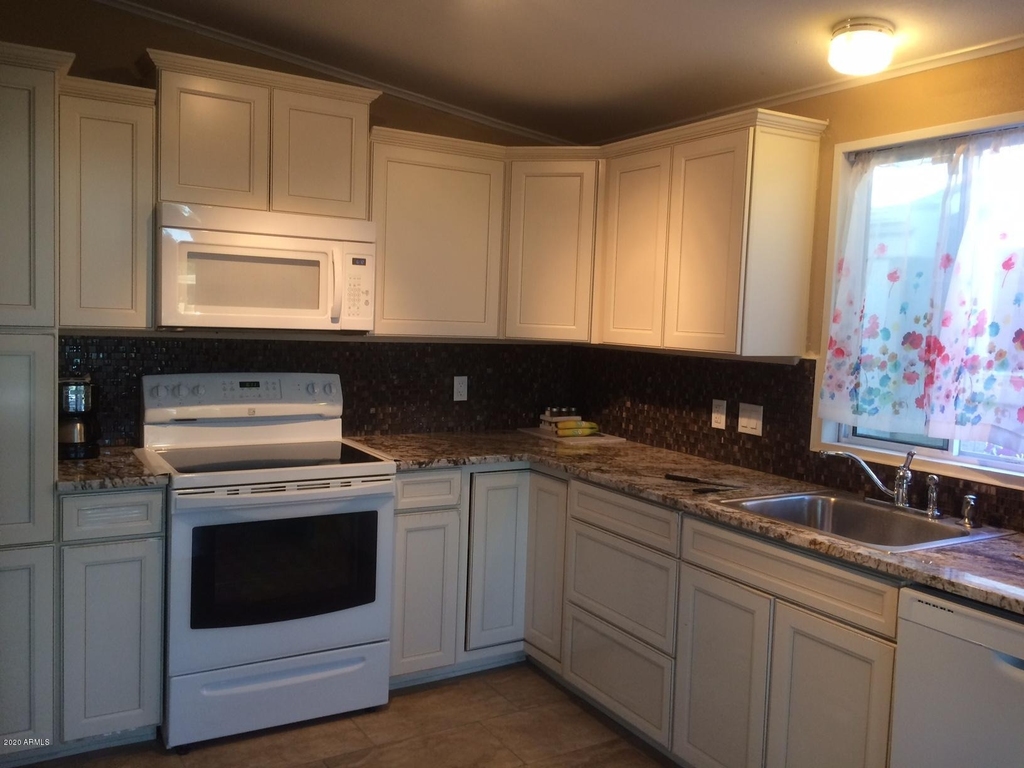 1807 E Augusta Avenue - Photo 2