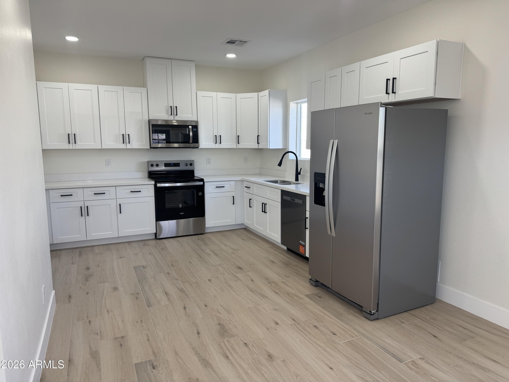 1515 W Mckinley Street - Photo 4