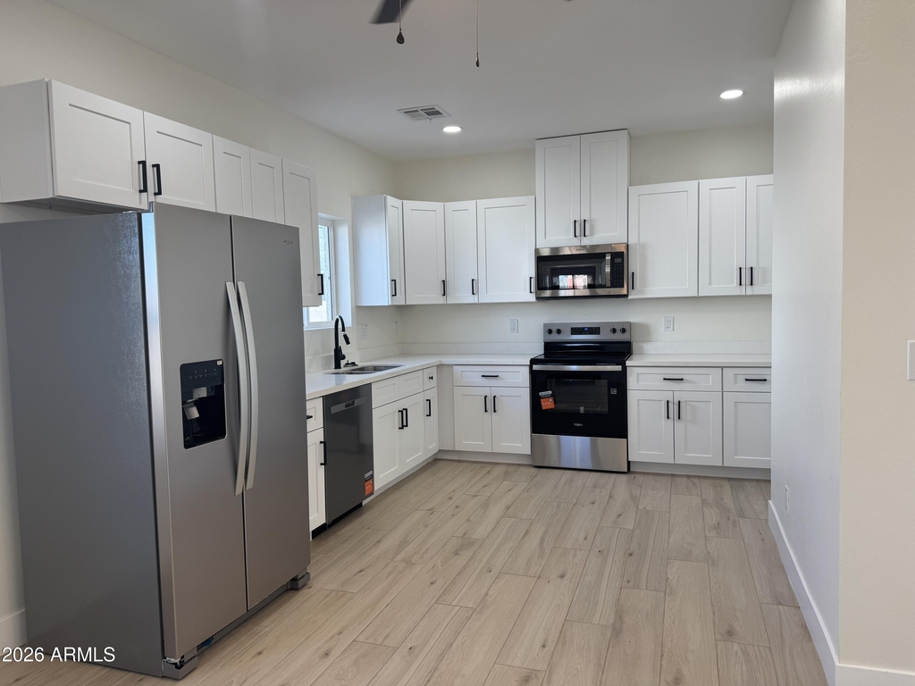 1515 W Mckinley Street - Photo 3