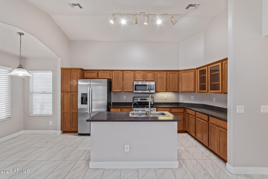11386 W Lincoln Street - Photo 2