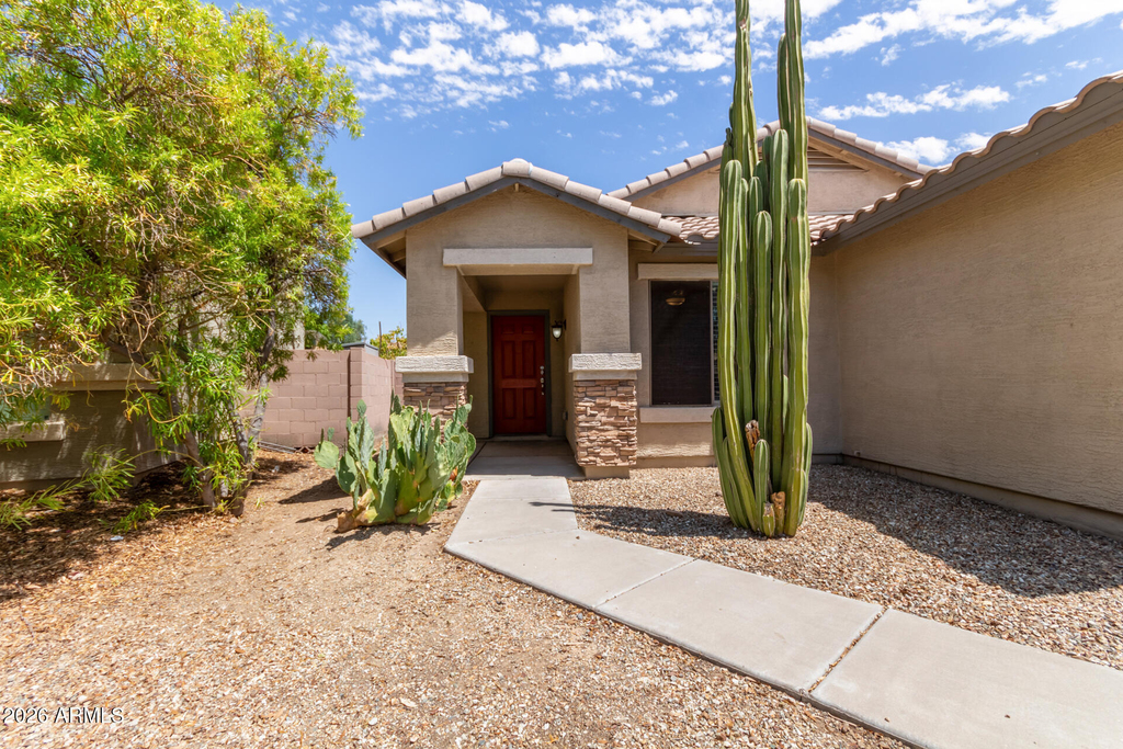 11386 W Lincoln Street - Photo 1