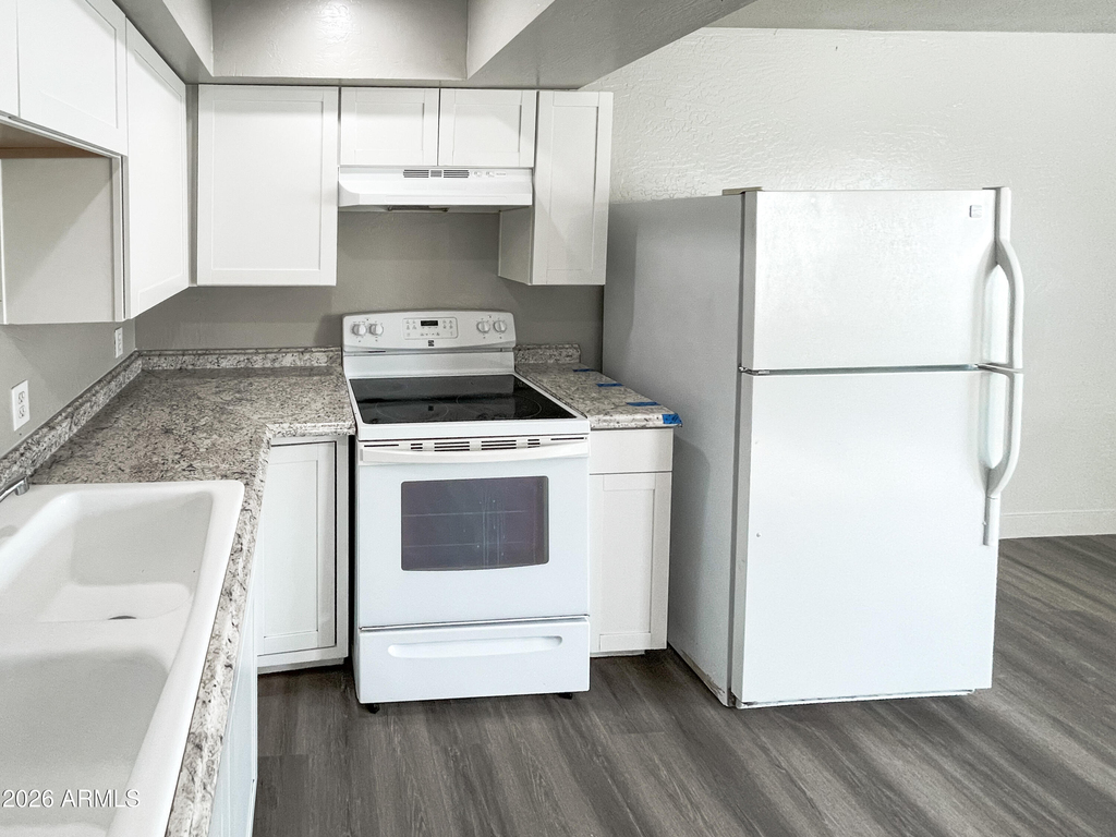 1421 E Fillmore Street - Photo 1